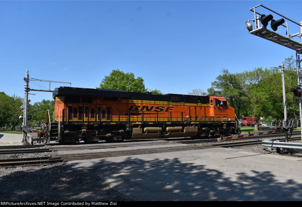 BNSF 7995